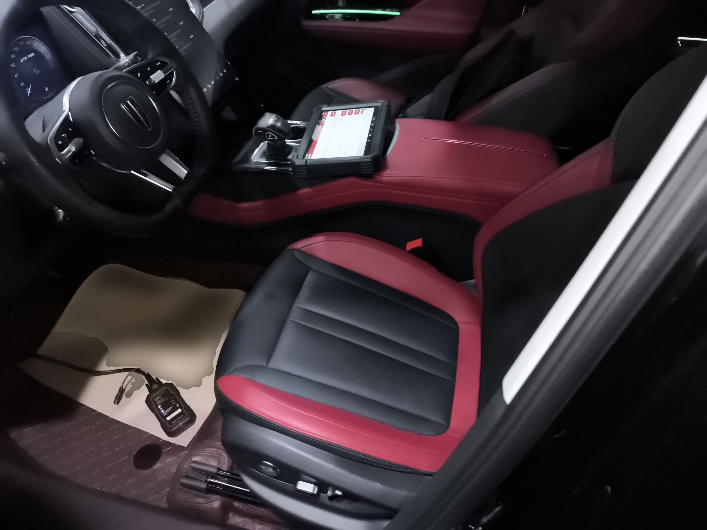 المقاعد الأمامية داخل السيارة