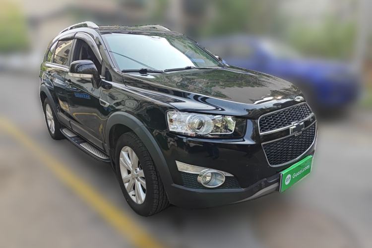 Used Chevrolet Captiva 2014 2.4L 4x4 Flagship Edition 7 Seats Front Right 45 Deg