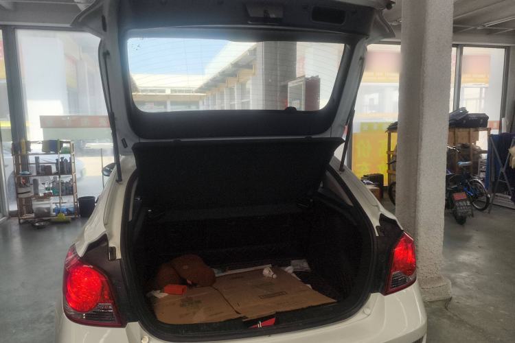 Used Chevrolet Cruze 2015 Hatchback 1.6L Automatic Comfort Edition