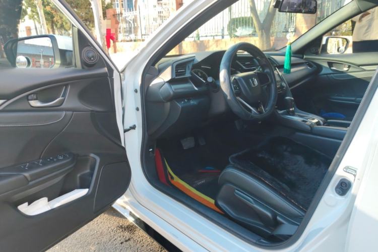 Used Honda Civic 2021 HATCHBACK 220TURBO CVT New Trendsetter
