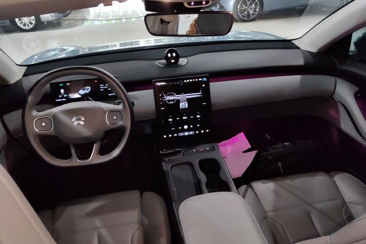 Used Nio ET5 2022 75 kWh Center Console