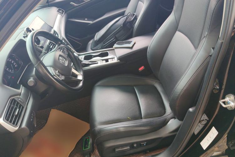 Used Honda Accord 2022 260TURBO Luxury Edition Left Front Seat