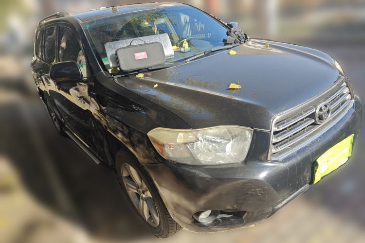 Used Toyota Highlander 2011 2.7L Two-Wheel Drive 7-Seater Luxury Edition Front Right 45 Deg