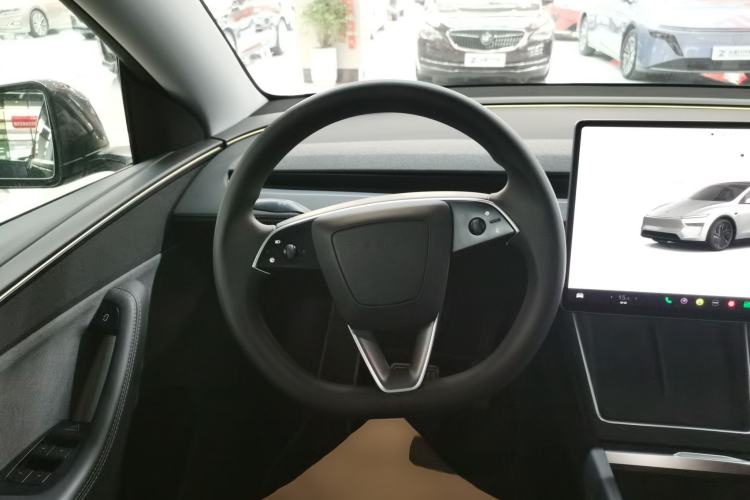 Used Tesla Model Y 2025 Rear-Wheel-Drive Version
