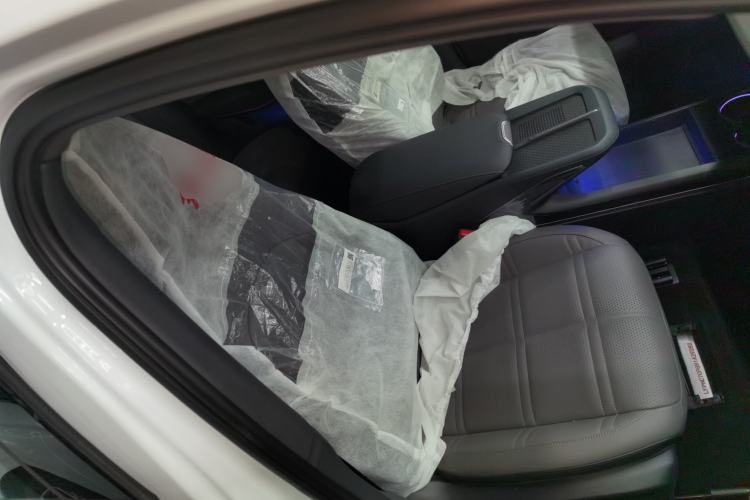 Used Hongqi EH7 2024 640 Pro+ All-Wheel Drive Right Front Seat