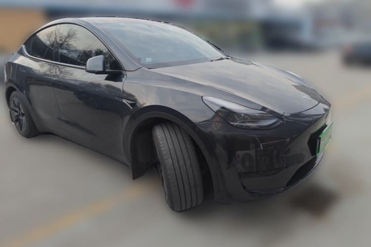 Used Tesla Model Y 2024 Rear-Wheel-Drive Version Front Right 45 Deg