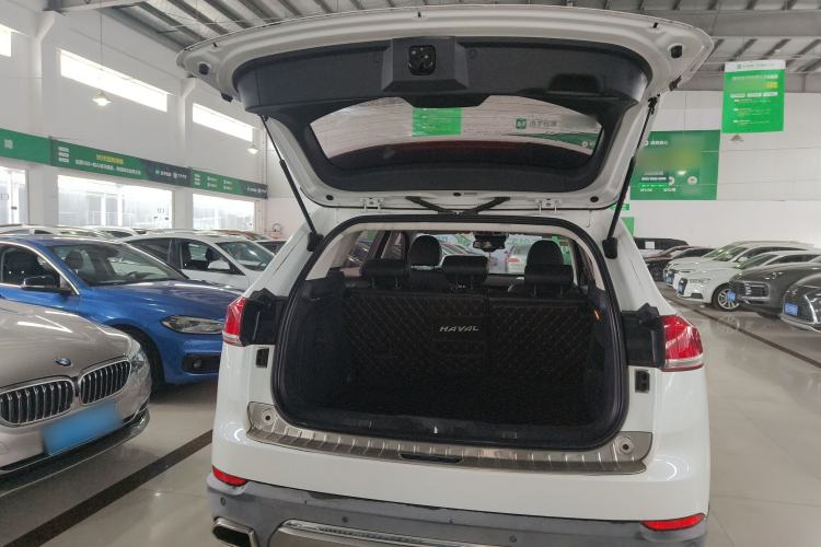 Used Haval H6 2017 Blue Label 1.3T Automatic Two-Wheel Drive ZhiShang Model
