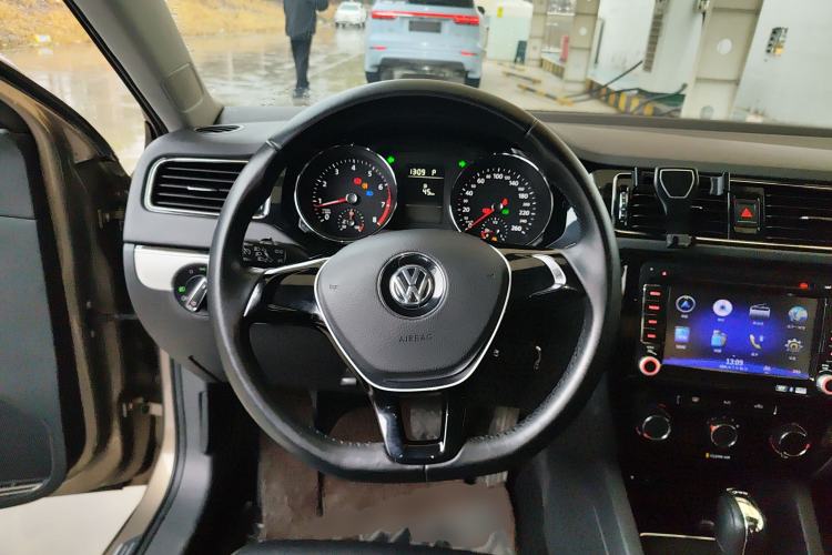 Used Volkswagen Sagitar 2016 230TSI 25th Anniversary Edition
