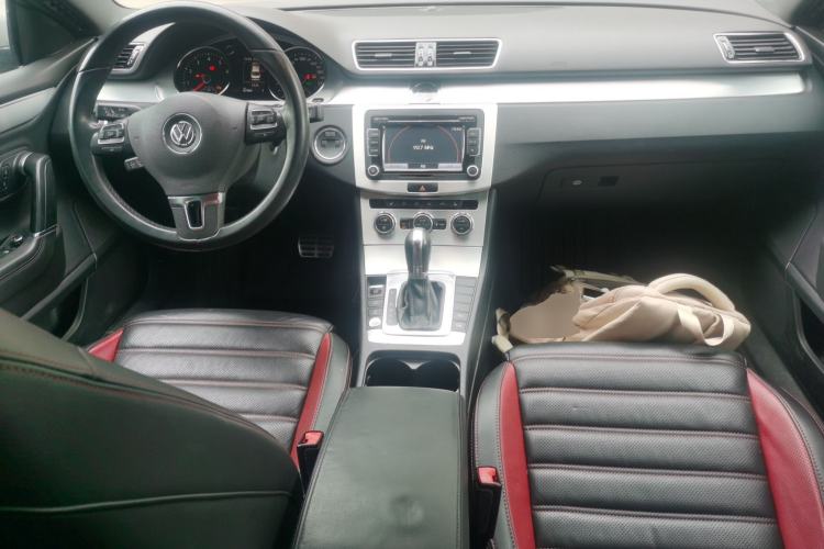 Used Volkswagen FAW-Volkswagen CC 2016 1.8TSI Luxury Model Center Console