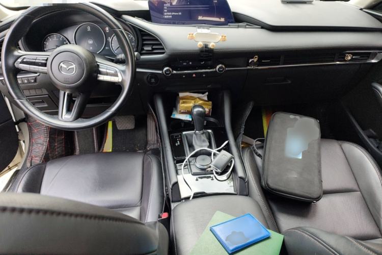 Used Mazda 3 Axela 2021 2.0L Automatic Zhiya Edition Center Console