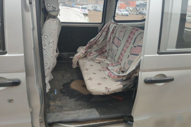 Used Wuling Zhiguang 2010 1.0L New Version Practical Short-Body L2Y Left Rear Seat