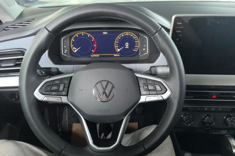 Used Volkswagen Lavida 2023 Revised Version 1.5L Automatic Starry Sky Edition – 5 Million Units Steering Wheel