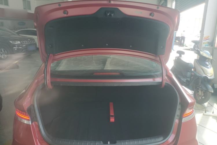 Used Hyundai Lafesta 2019 280TGDi Smart Speed Version China VI Standard Trunk