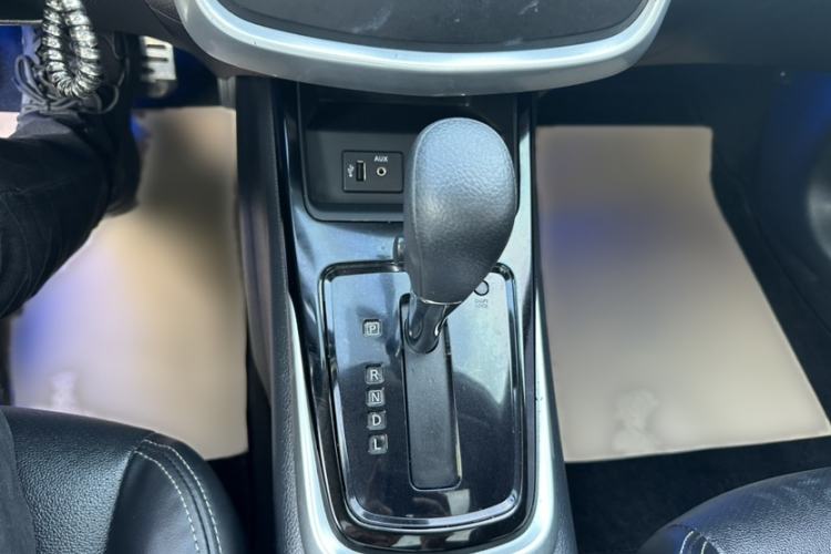 Used Nissan Tiida 2021 1.6L CVT Cool Edition Gear Lever