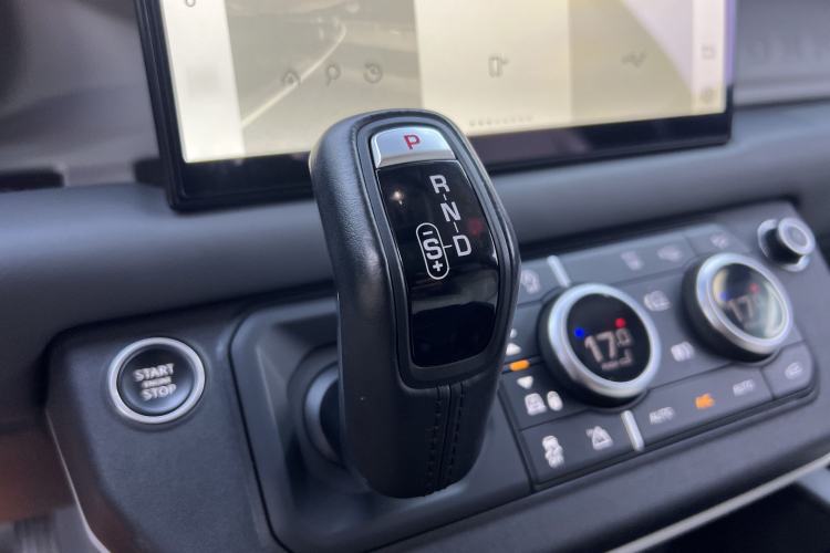 Used Land Rover Defender 2023 Facelift 110 3.0T P400 Dark Edition
