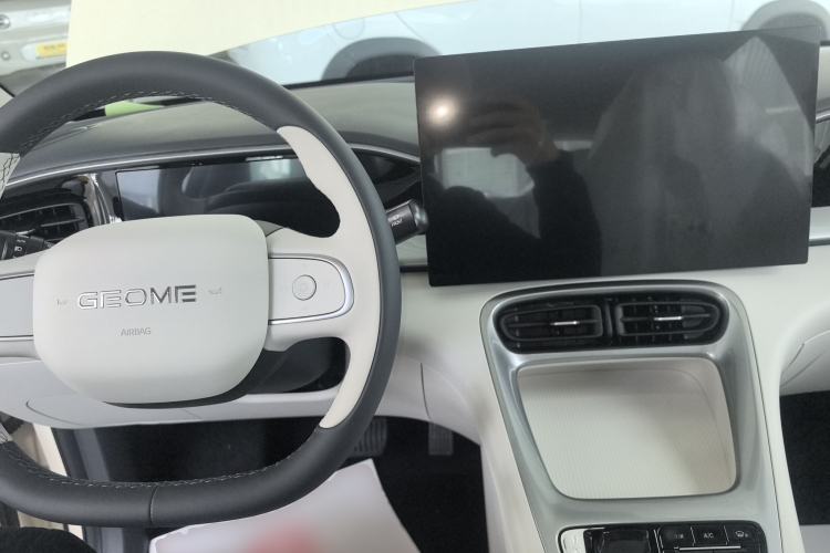 Used Geely Galaxy Geome 2025 410 km Free Version Center Console