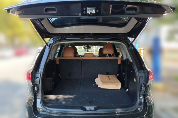 Used Toyota Highlander 2018 2.0T Four-Wheel Drive Luxury Version 7 Seats China VI Standard