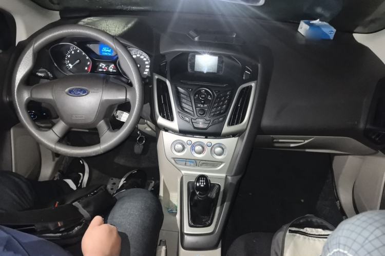 Used Ford Focus 2012 Sedan 1.6L Manual Comfort Model
