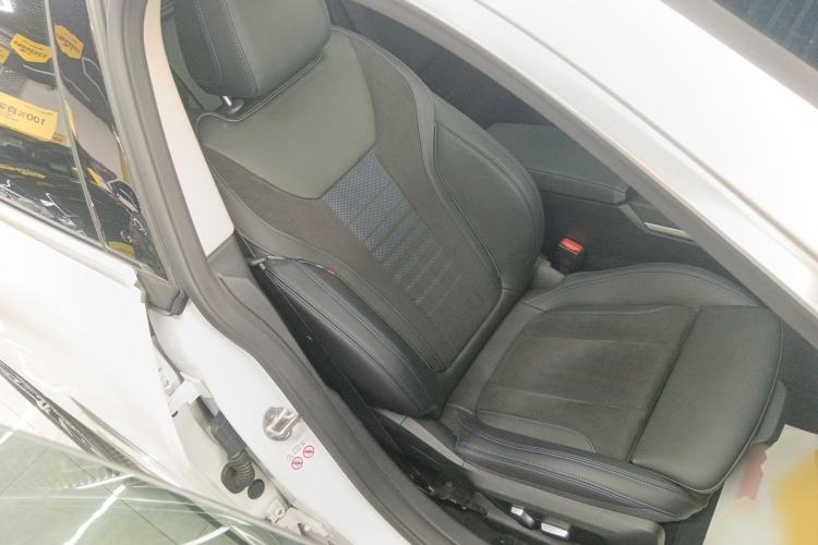 Used BMW 4 Series 2022 425i Gran Coupe M Sport Package Right Front Seat