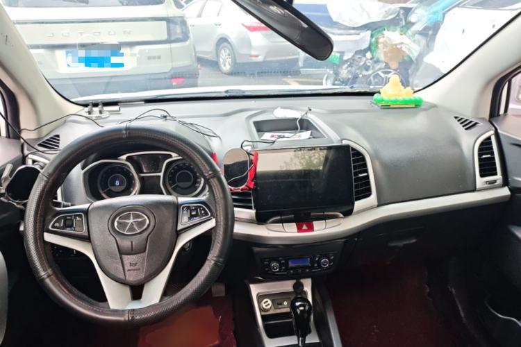 Used JAC Group Refine S3 2014 1.5L CVT Luxury Smart Model Center Console