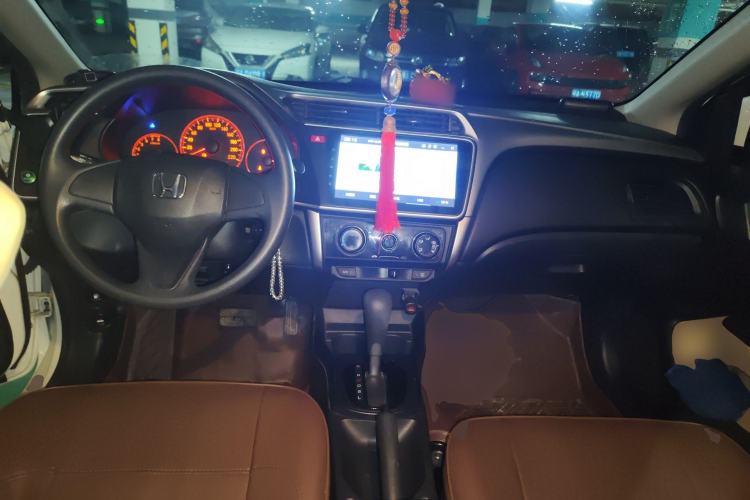Used Honda City 2015 1.5L CVT Comfort Version Center Console