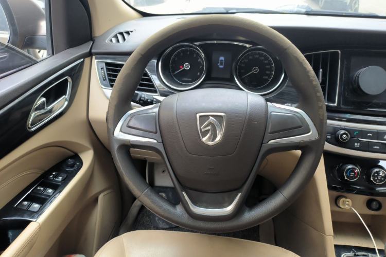 Used Baojun 730 2016 1.5L Manual Comfort Version 7 Seats China V Emission Standard Steering Wheel