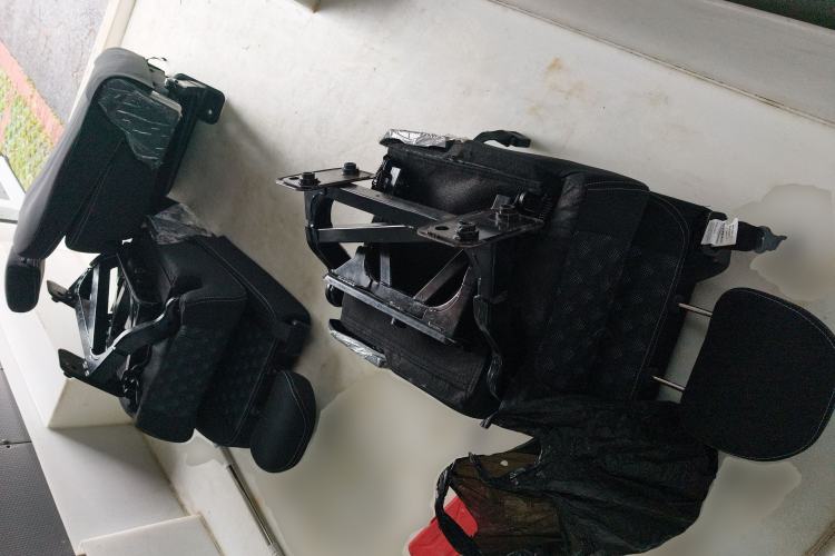 Used SAIC MAXUS Xintu V80 2023 2.0T Manual Classic Aoyuntong Long Wheelbase Mid-Height 6/7/8/9-Seater Left Rear Seat