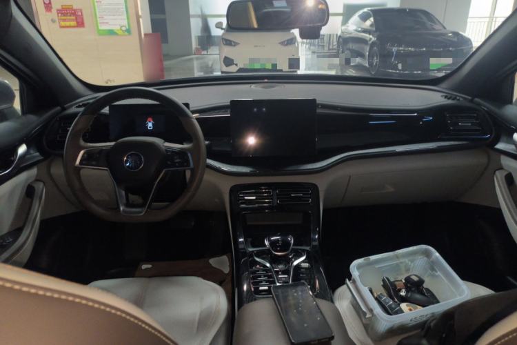 Used BYD Qin PLUS 2024 HONOR Edition DM-i 55KM Leading Model
