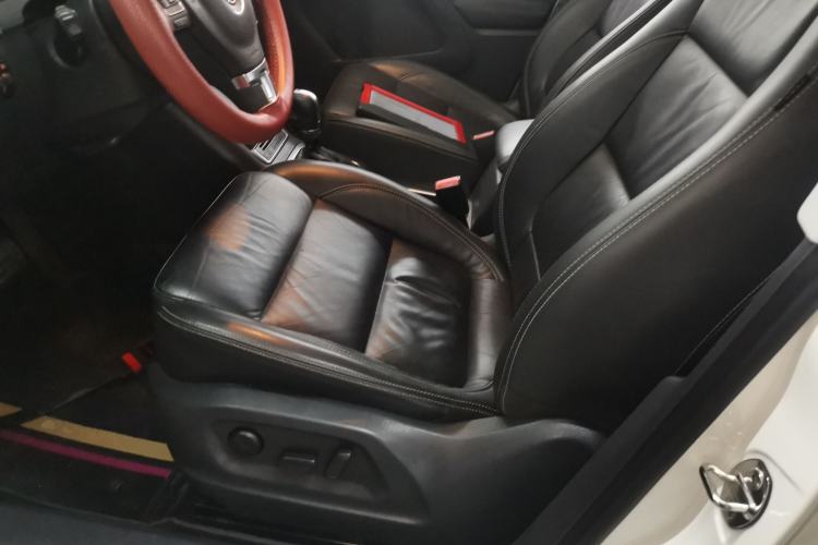 Used Volkswagen Tiguan 2016 280TSI Automatic Two-Wheel Drive Silk Road Comfort Edition Left Front Seat