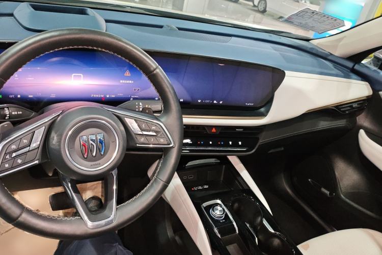 Used Buick Envision 2024 Encore Plus AWD Avenir
