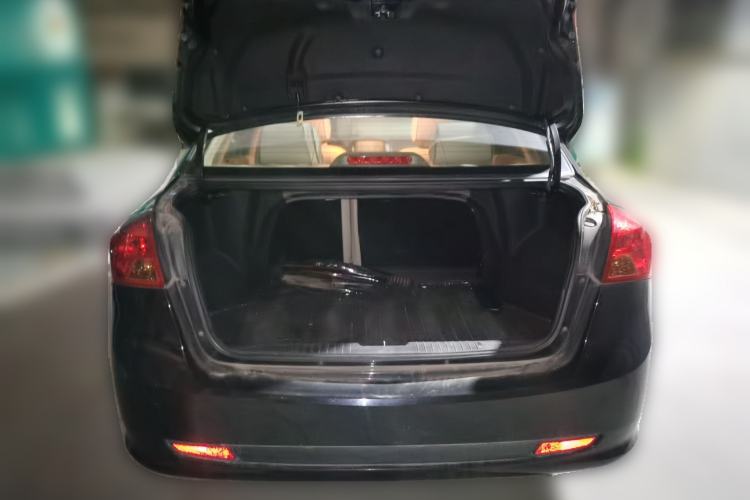 Used Buick Excelle 2015 1.5L Manual Classic Trim Trunk