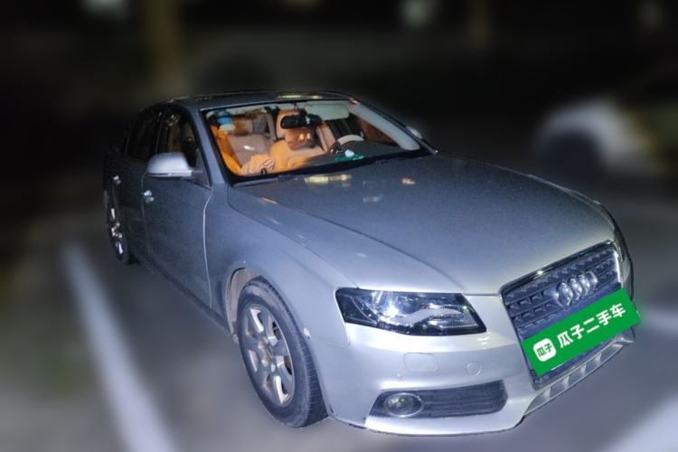 Used Audi A4L 2012 2.0 TFSI automatic standard version Front Right 45 Deg