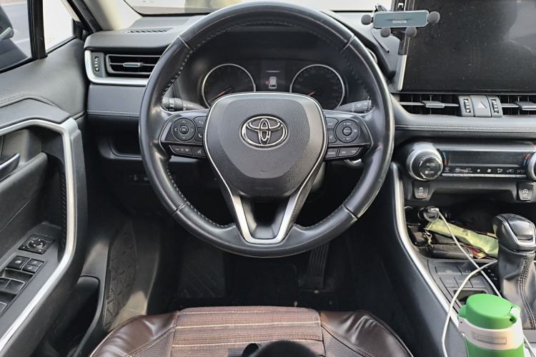 Used Toyota Wildlander 2022 2.0L CVT Two-Wheel Drive Luxury Edition
