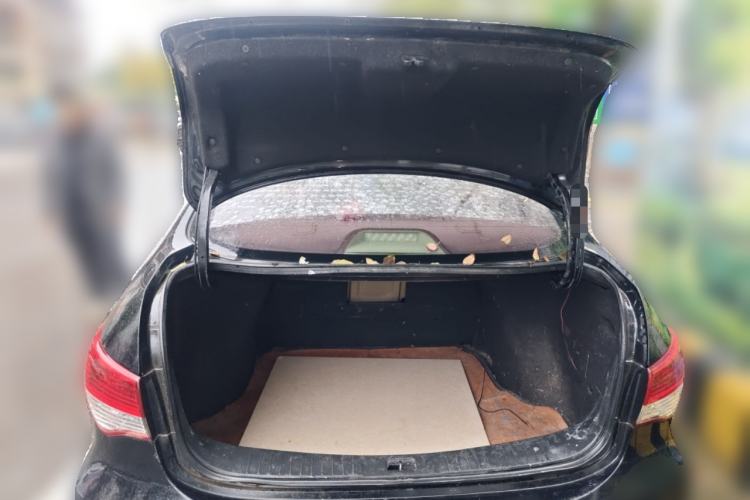 Used Nissan Sylphy 2012 Classic 1.6XE Manual Comfort Edition Trunk