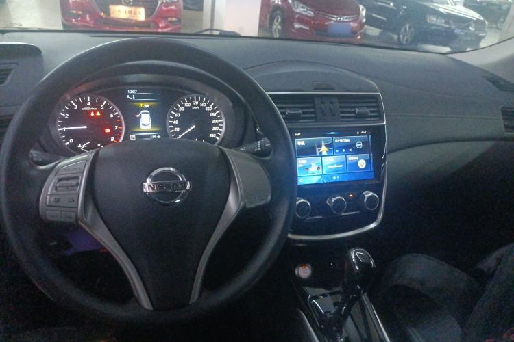 Used Nissan Tiida 2019 1.6L CVT Smart Drive Version China VI Standard Center Console