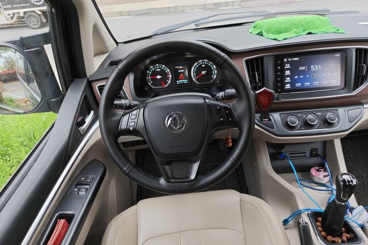 Used FORTHING Lingzhi 2020 M5L 1.6L Luxury 7-Seater Steering Wheel