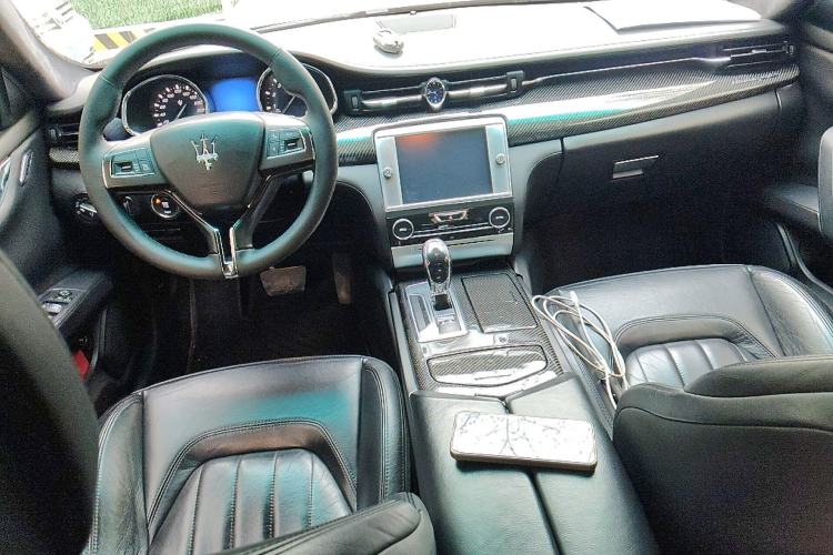 Used Maserati President 2013 3.0T Standard Model Center Console