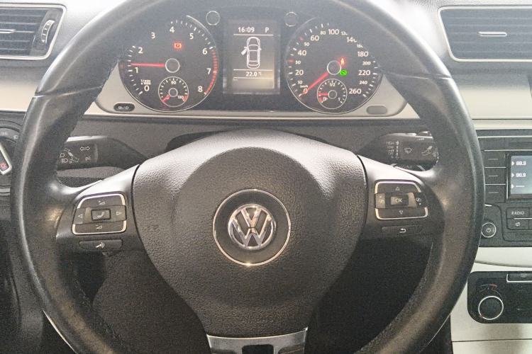 Used Volkswagen Magotan 2016 1.8TSI Smart Comfort Model Steering Wheel