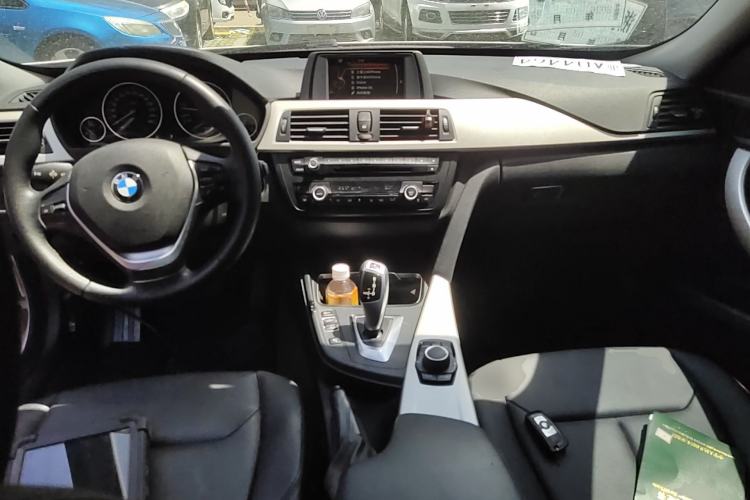 Used BMW 3 Series GT 2016 320i Fashion Model Center Console