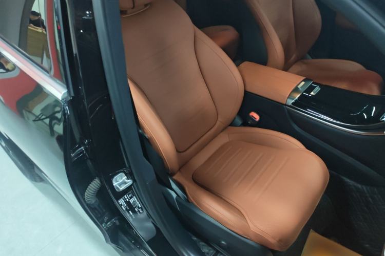 Used Mercedes-Benz GLC 2024 GLC 260 L 4MATIC Dynamic Edition 5-seater Right Front Seat