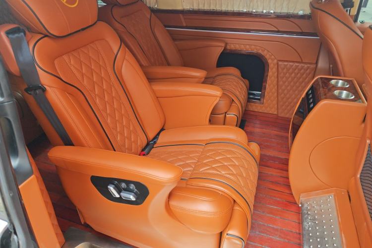 Used Mercedes-Benz Vito 2018 2.0T Elite Version 7 Seats China V Emission Standard
