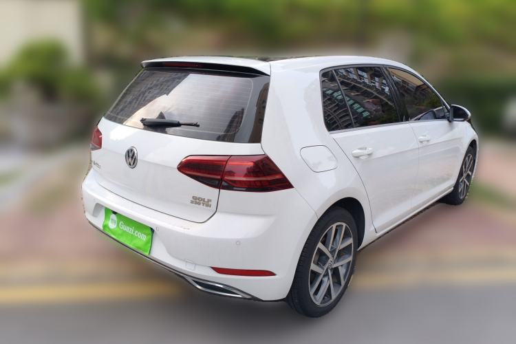 Used Volkswagen Golf 2018 230TSI Automatic Luxury Version Rear Right 45 Deg