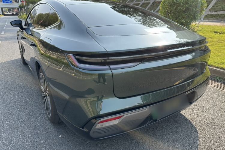 Used Geely Galaxy 8 2025 130km EM-P Starship Edition Exterior 4