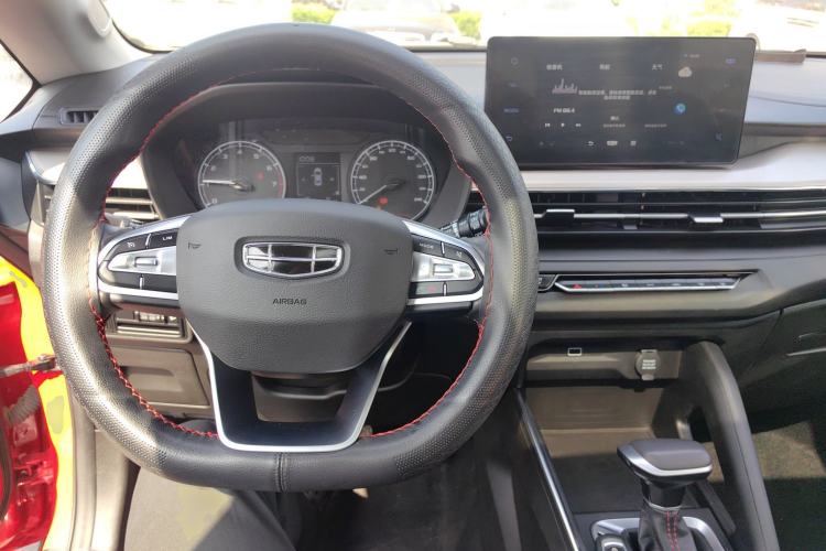 Used Geely Auto Vision X3 2021 PRO 1.5L CVT Deluxe Model Center Console