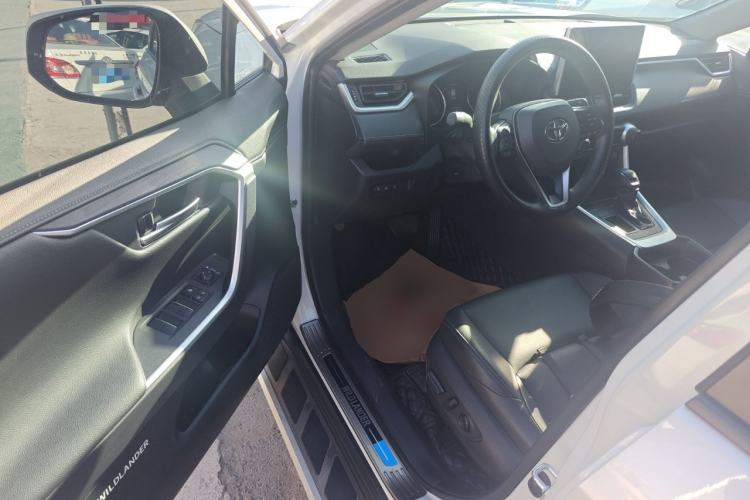 Used Toyota Wildlander 2022 2.0L CVT Two-Wheel Drive Luxury PLUS Edition
