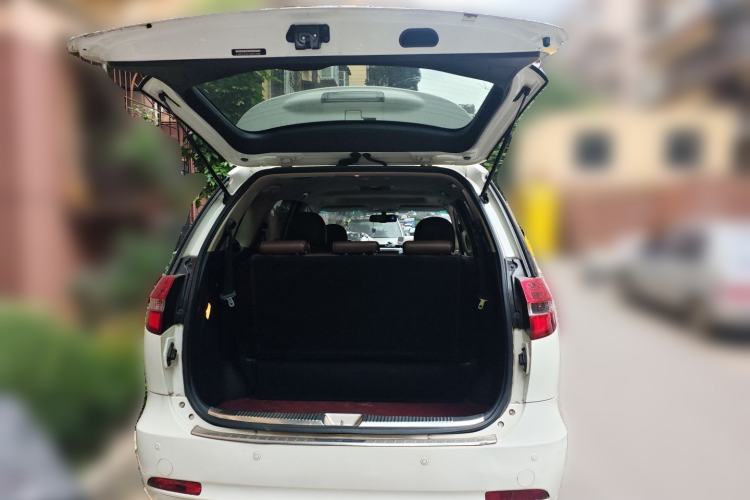 Used BYD M6 2015 2.4L Automatic Prestige Edition
