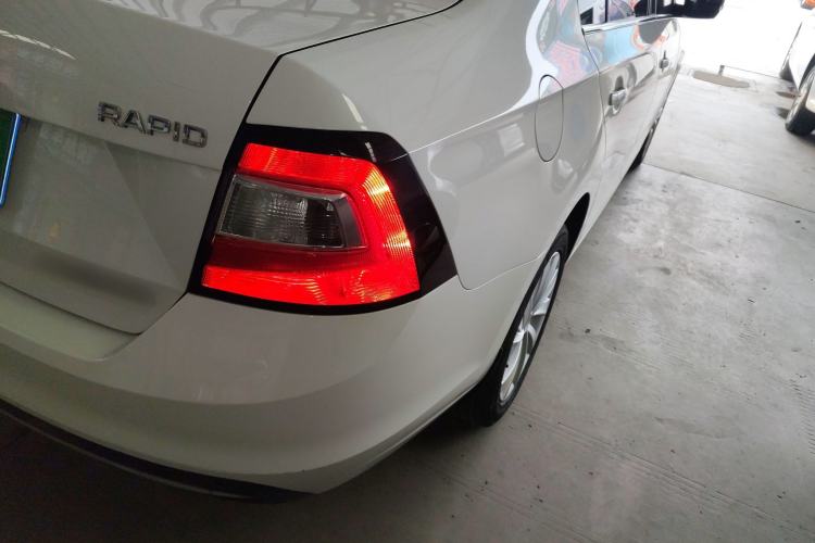 Used Skoda Rapid 2018 1.6L Manual Comfort Edition
