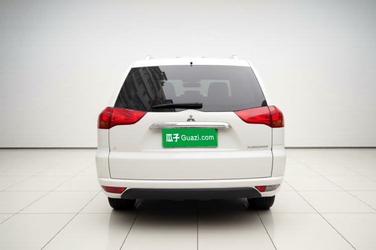 Used Mitsubishi Pajero Sport 2013 3.0L Automatic 4x4 Flagship Edition Exterior 4