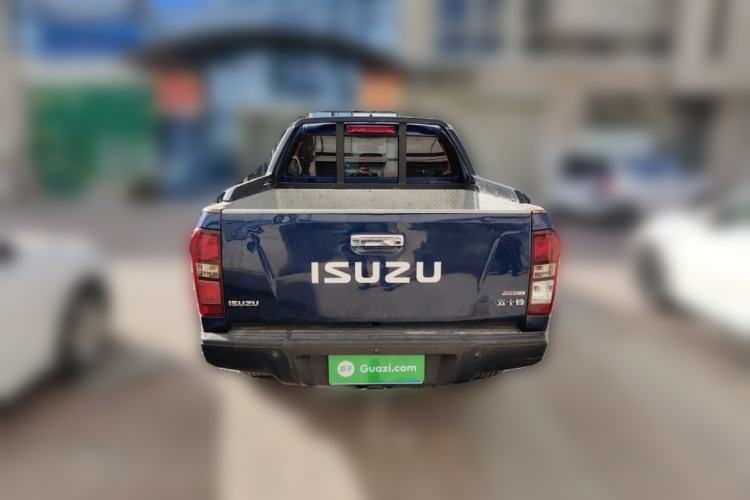 Used Isuzu D-MAX 2020 2.5T 4x4 Automatic Navigation Version China VI Standard Extended Length JE4D25Q6A
