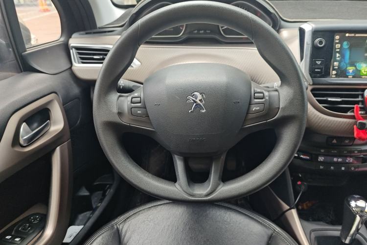 Used Peugeot 2008 2014 1.6L Automatic Fashion Edition Steering Wheel